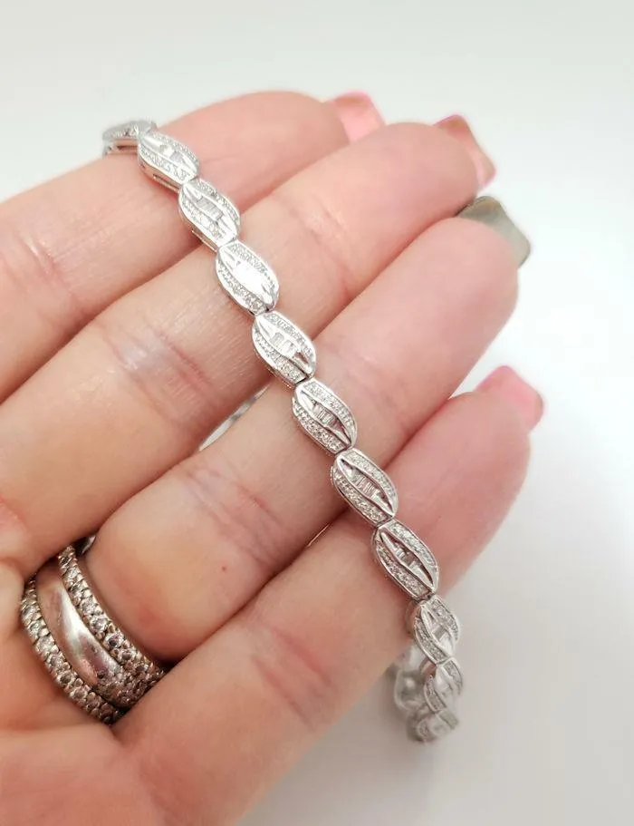 1.00CT T.W. BAGUETTE & ROUND DIAMOND BRACELET in 10K WHITE GOLD