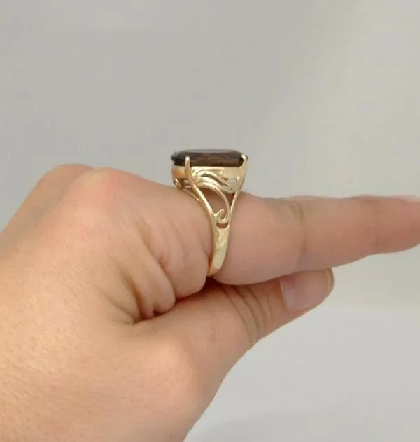 10K YELLOW GOLD 9.00ct OVAL SYNTH BROWN SMOKEY TOPAZ SOLITAIRE RING