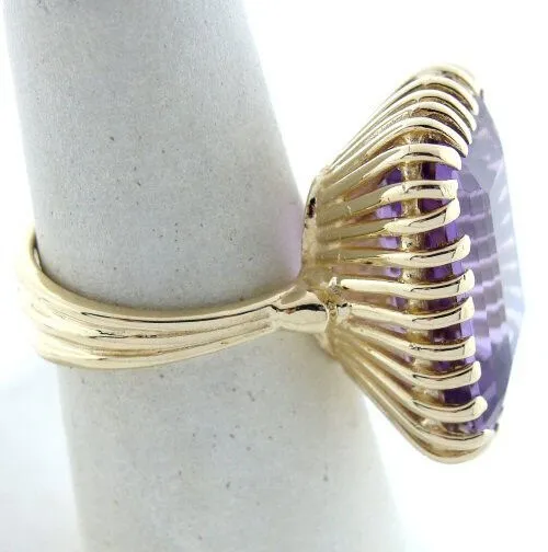 14K YELLOW GOLD SYNTHETIC AMETHYST RING