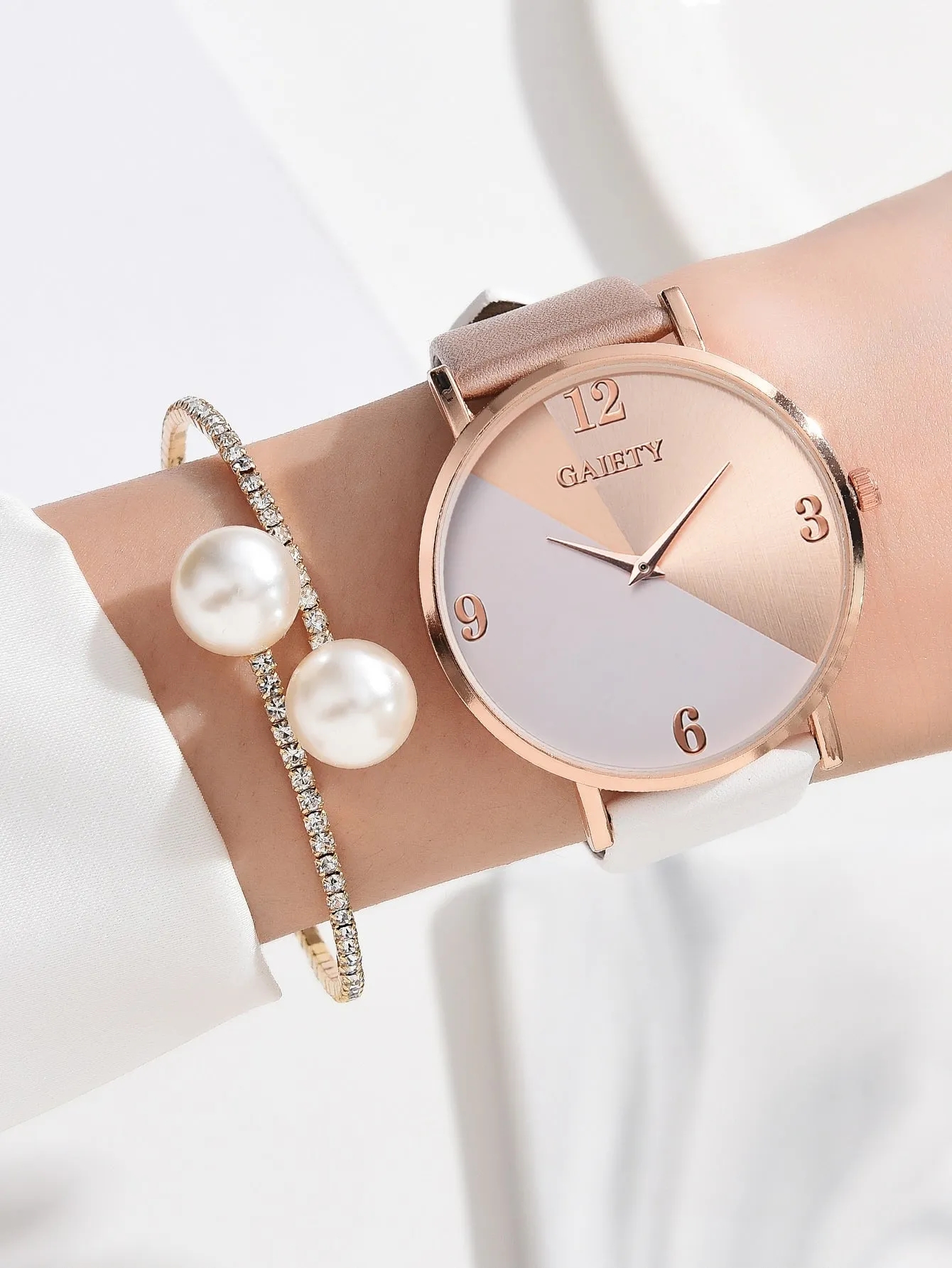 1pc Color Block Round Pointer Quartz Watch & 1pc Bracelet