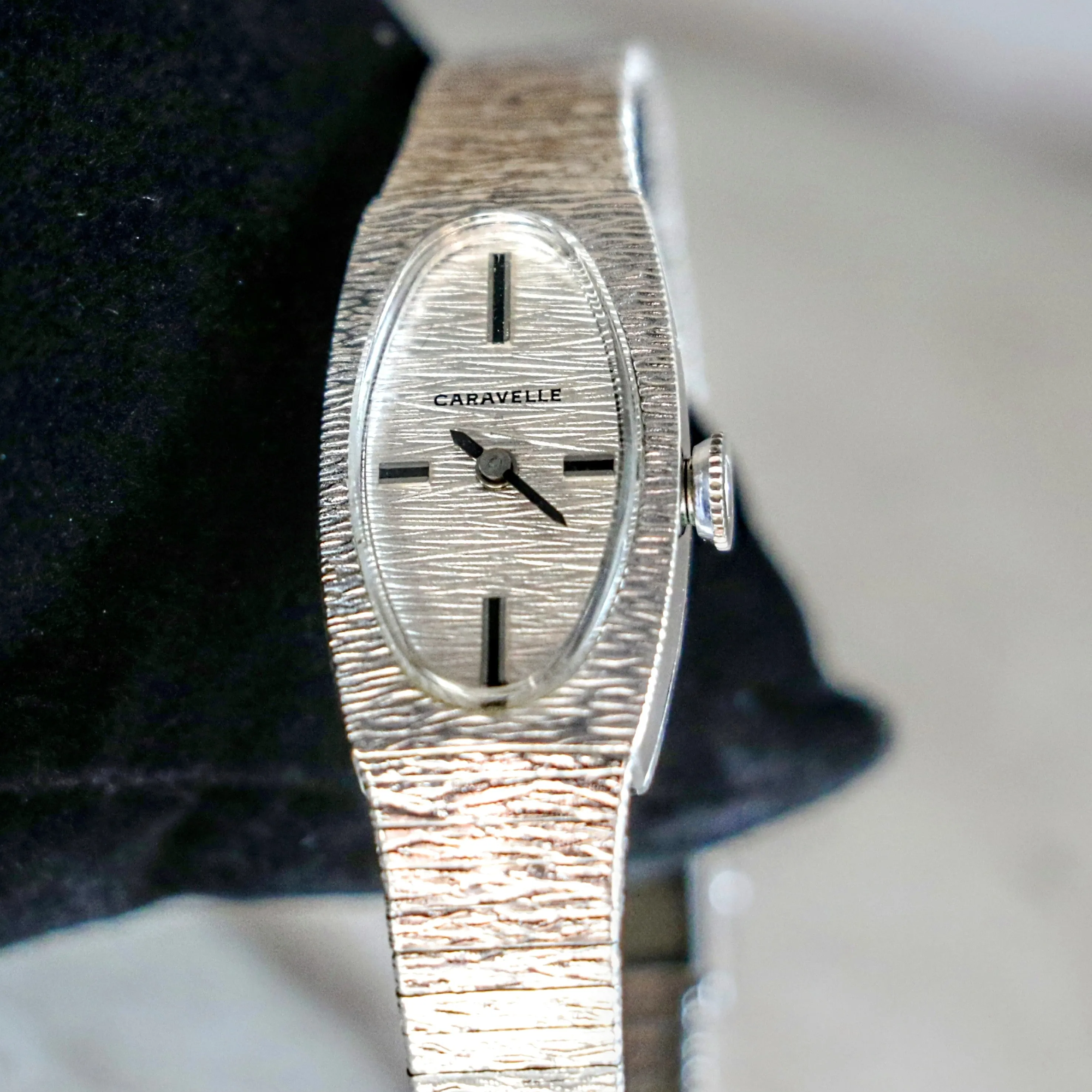 Beautiful! CARAVELLE Ladies Wristwatch 17 Jewels Cal. FEF 6630 Vintage Watch