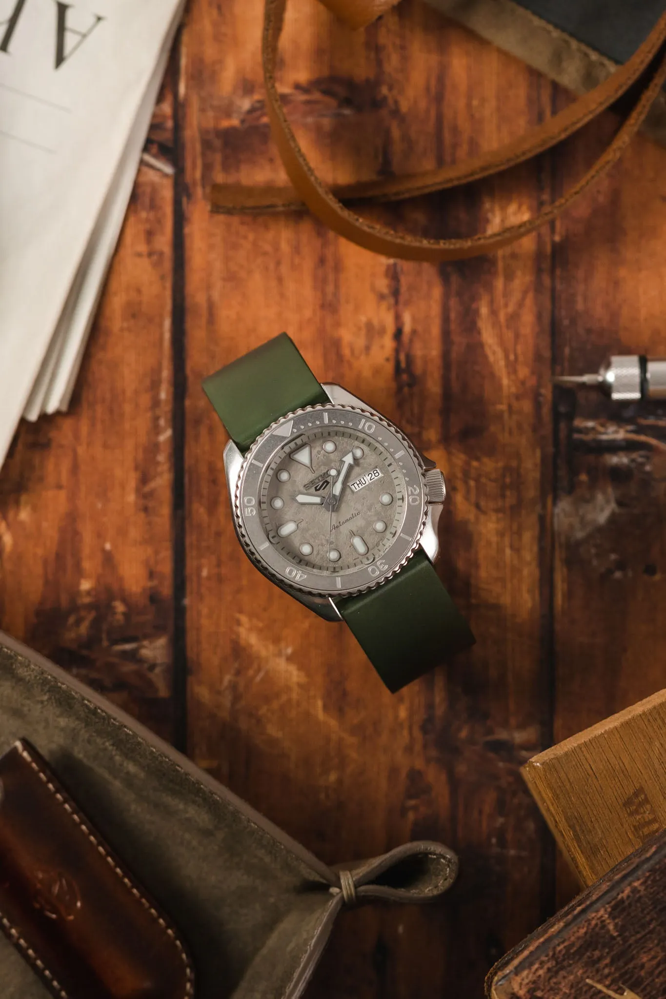 Bonetto Cinturini 270 Self-Punch Rubber Watch Strap in DARK GREEN