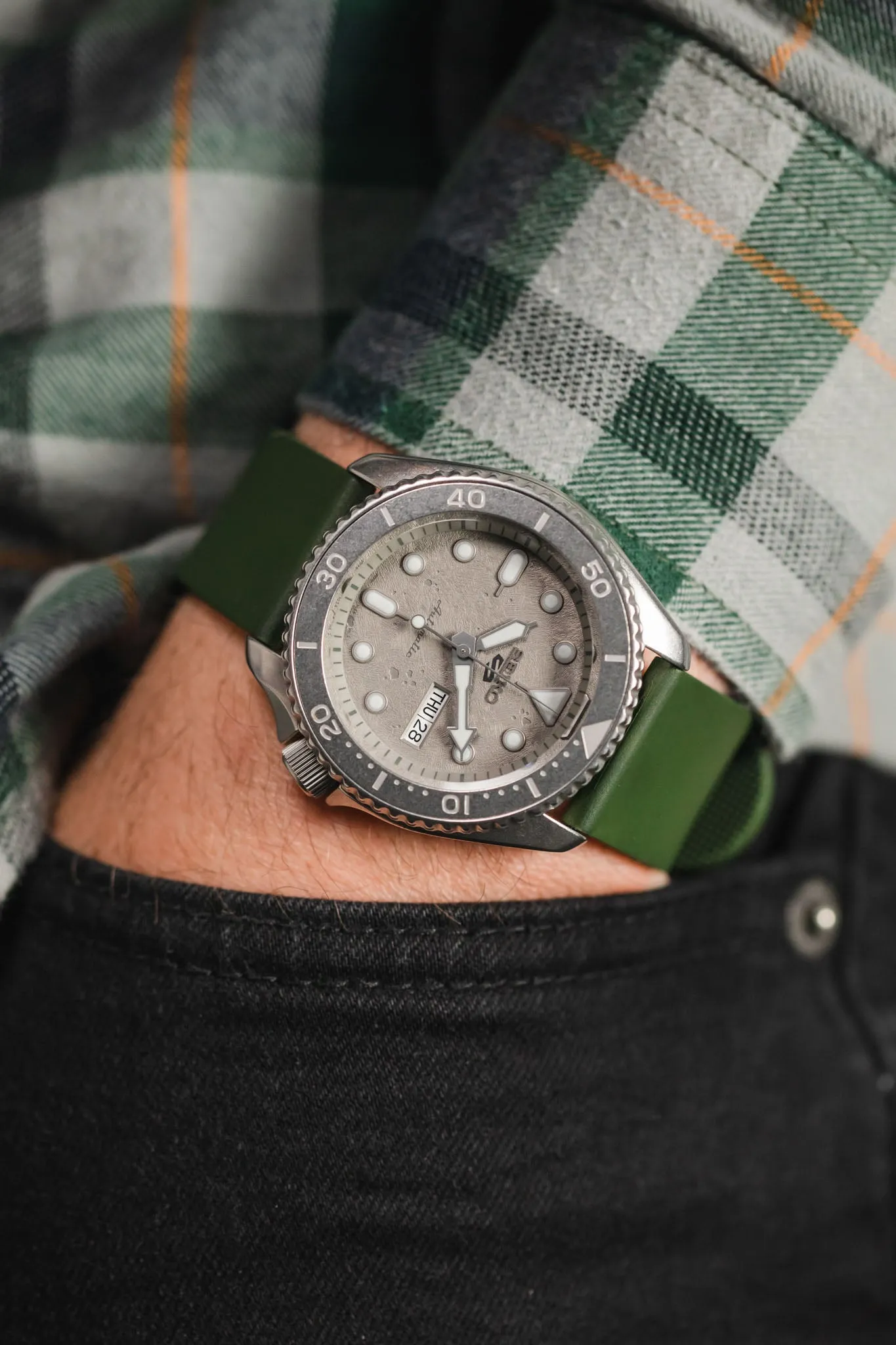 Bonetto Cinturini 270 Self-Punch Rubber Watch Strap in DARK GREEN
