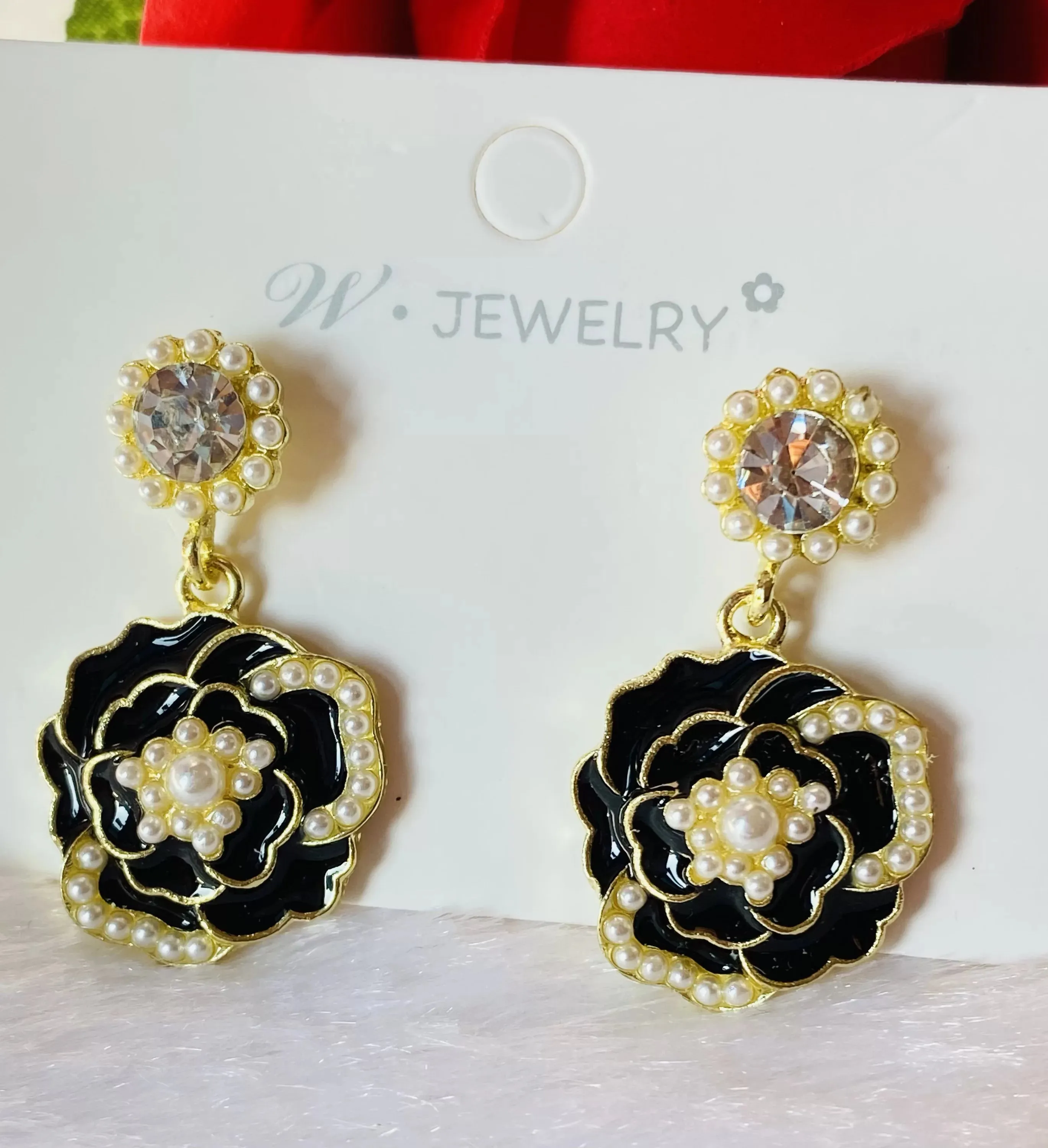 Elegant lady flower pearl women’s earrings