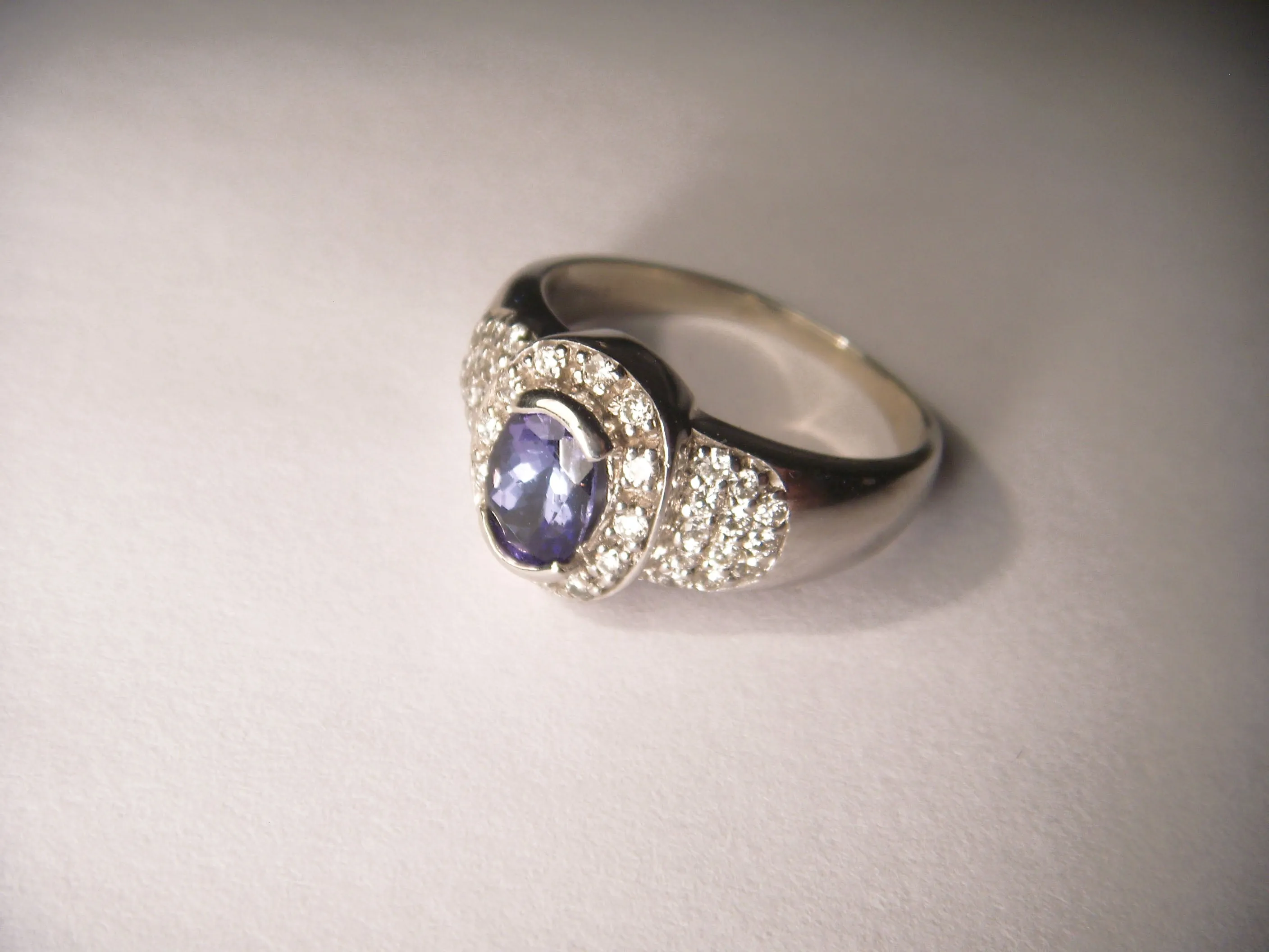 Exquisite 14K White Gold Diamond Tanzanite Designer Ring Band