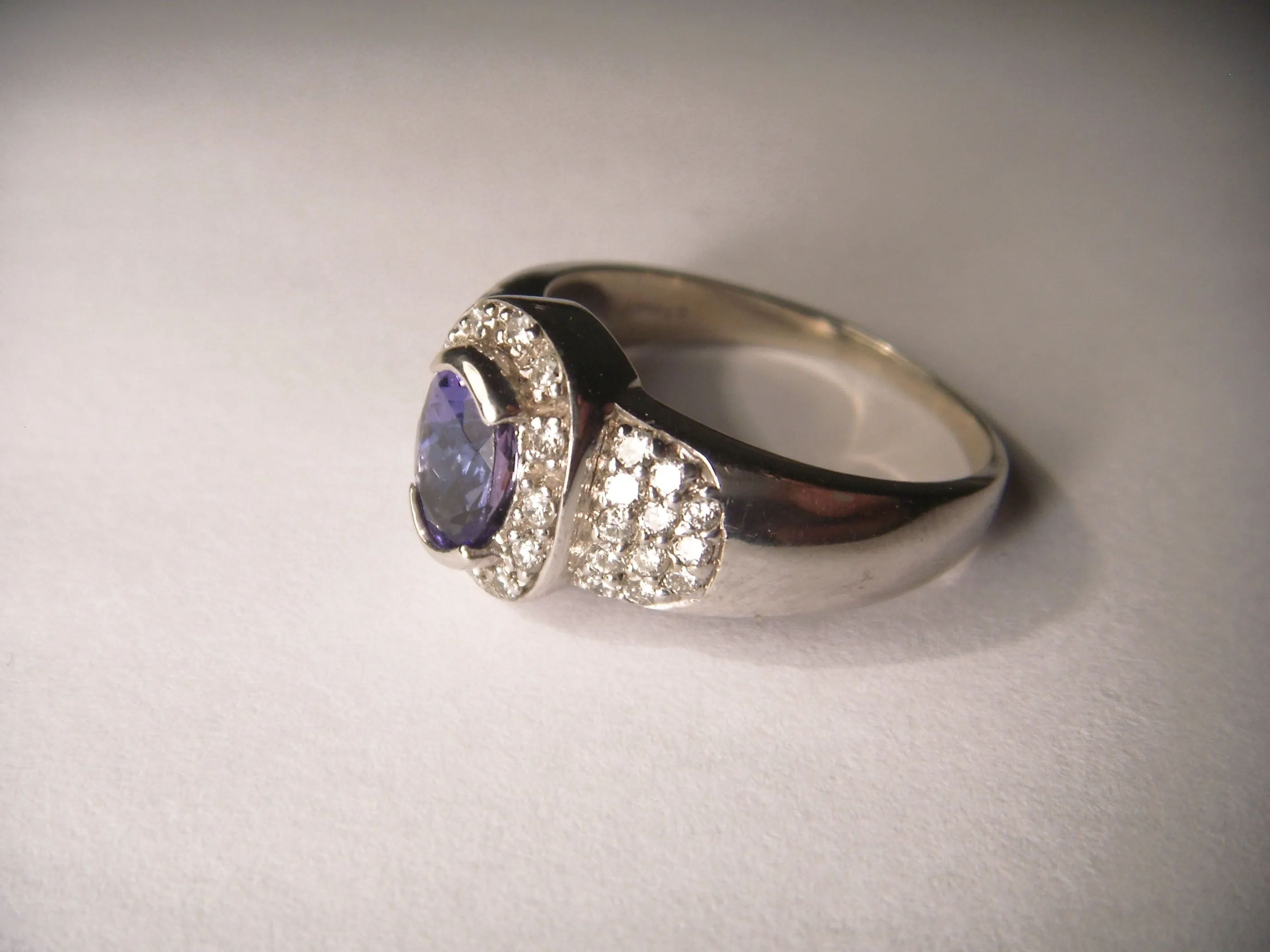 Exquisite 14K White Gold Diamond Tanzanite Designer Ring Band