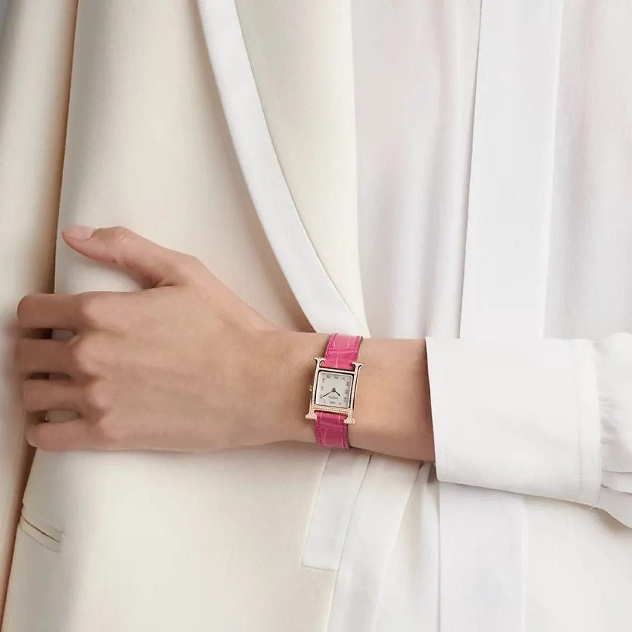 HEURE H - MOTHER OF PEARL DIAMOND SET SMALL WATCH