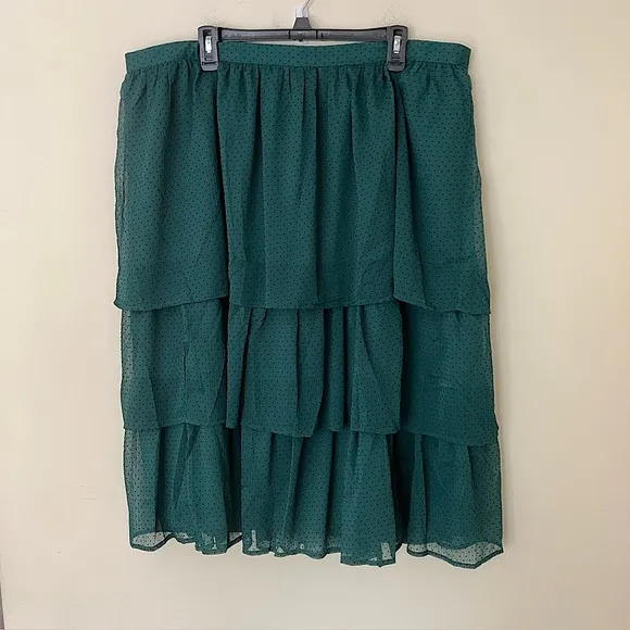 J. Crew Factory Plus Size NWTs Women’s  Green Tiered Polkadot Midi Skirt Size 2X