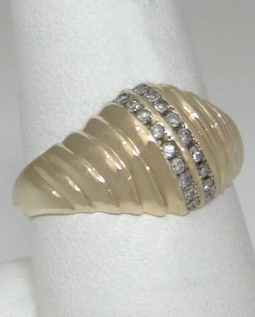 LADIES 10K YELLOW GOLD 1/5ct CHANNEL SET DIAMOND DOME SHELL BAND RING
