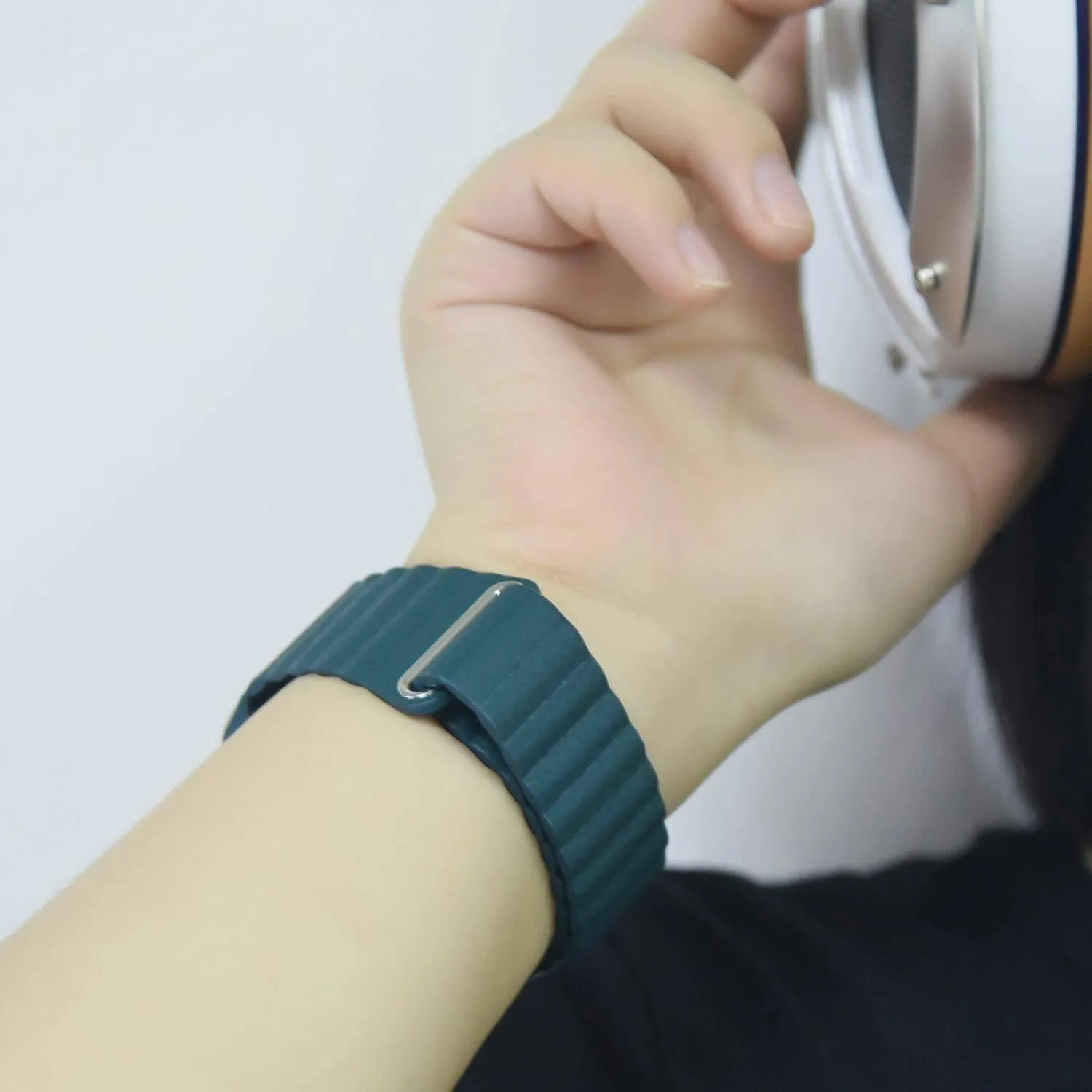 Magnetic | Leather Watch Band for Apple Watch ®