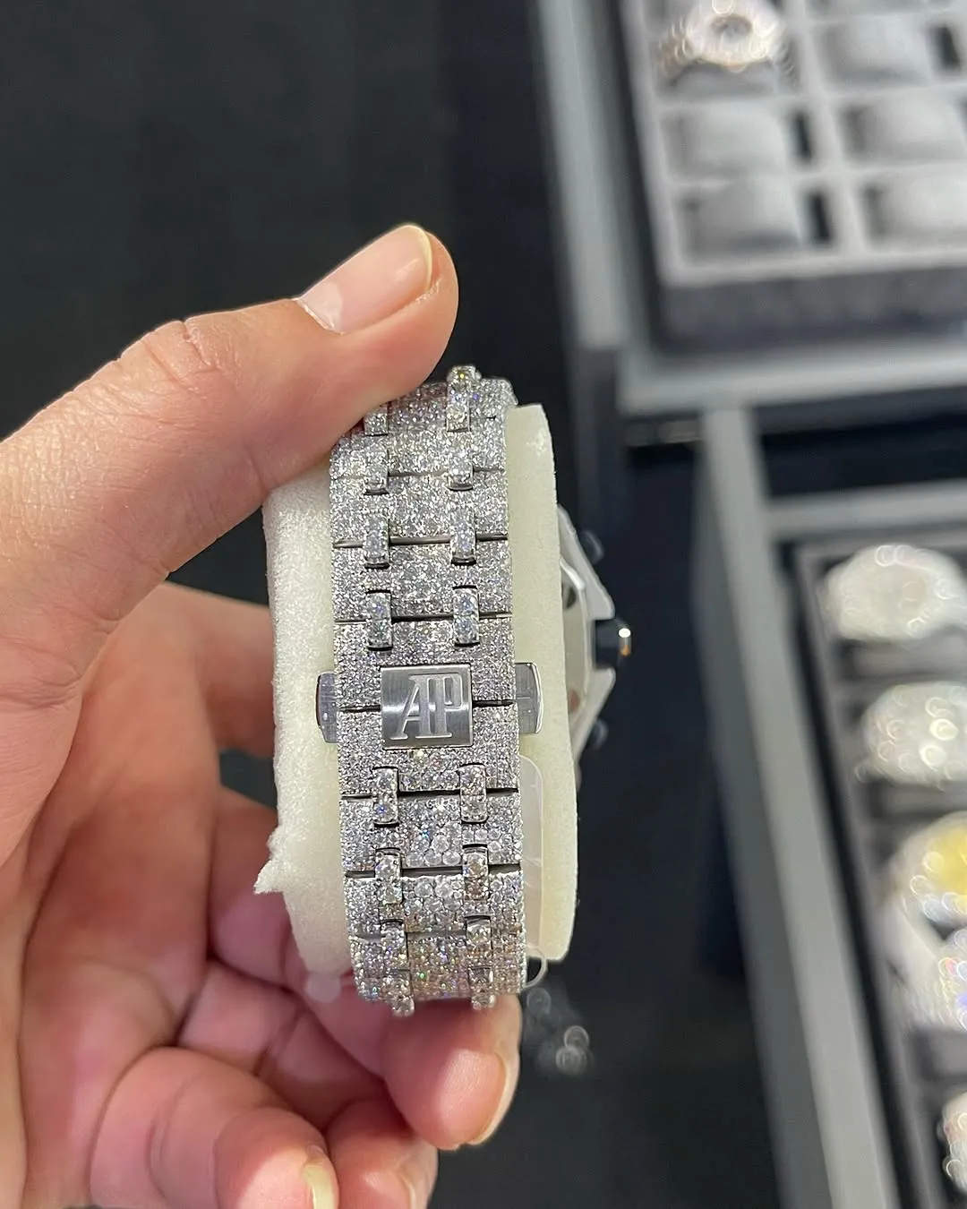 MOISSANITE AP WATCH | AUDEMARS PIGUET ROYALOAK BUSTDOWN W 257