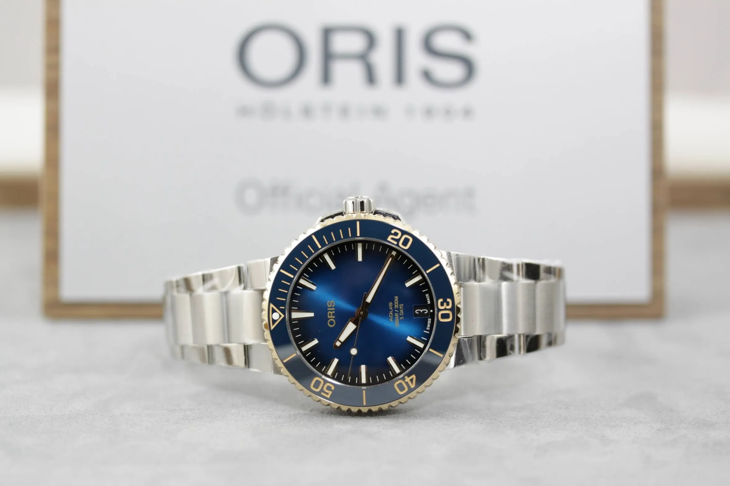 Oris Aquis Date Calibre 400 Bi-Color: Blue