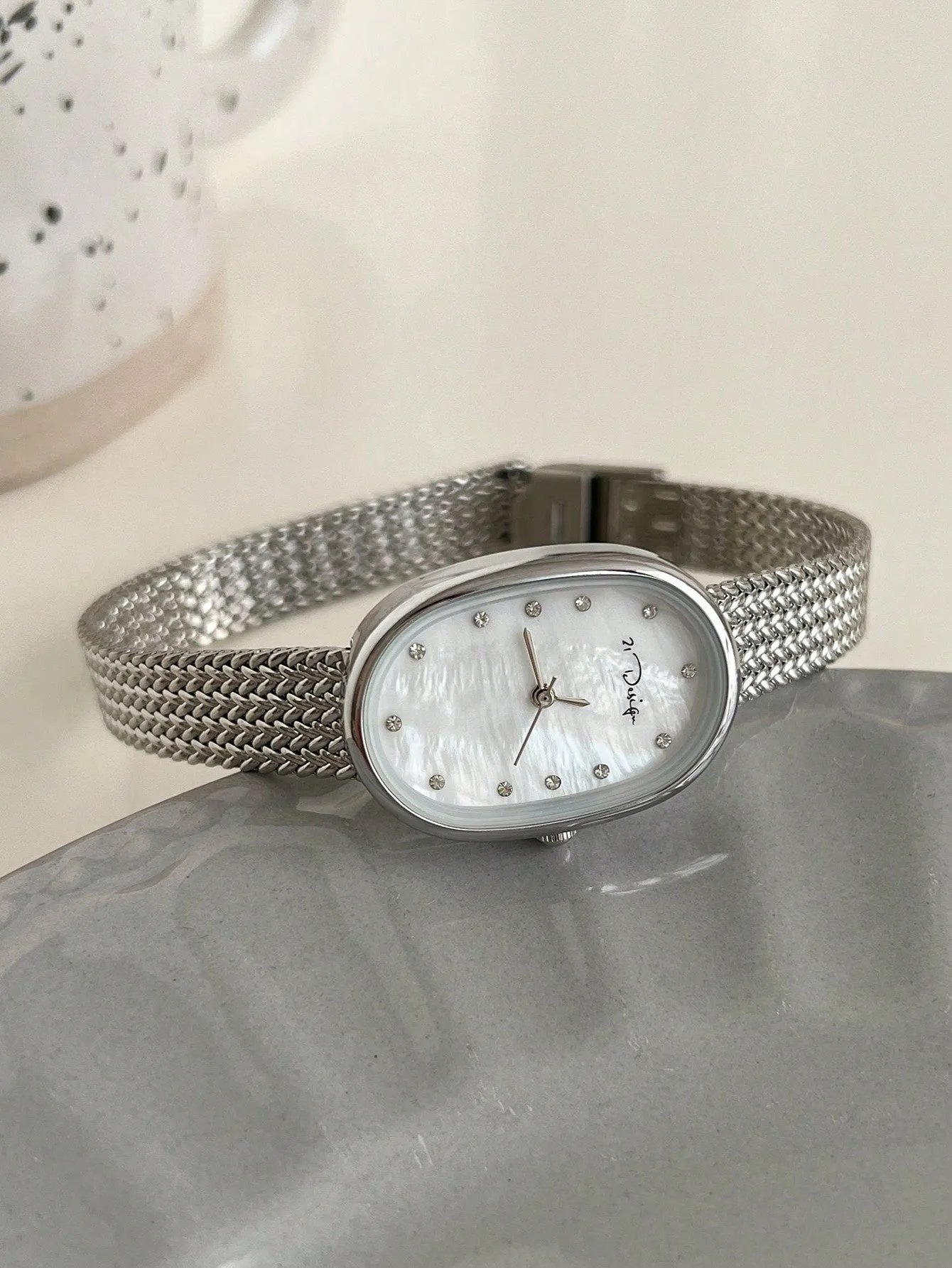 Oval Silver Shell Woven Mesh Strap Waterproof Quartz Watch- FD ⚡