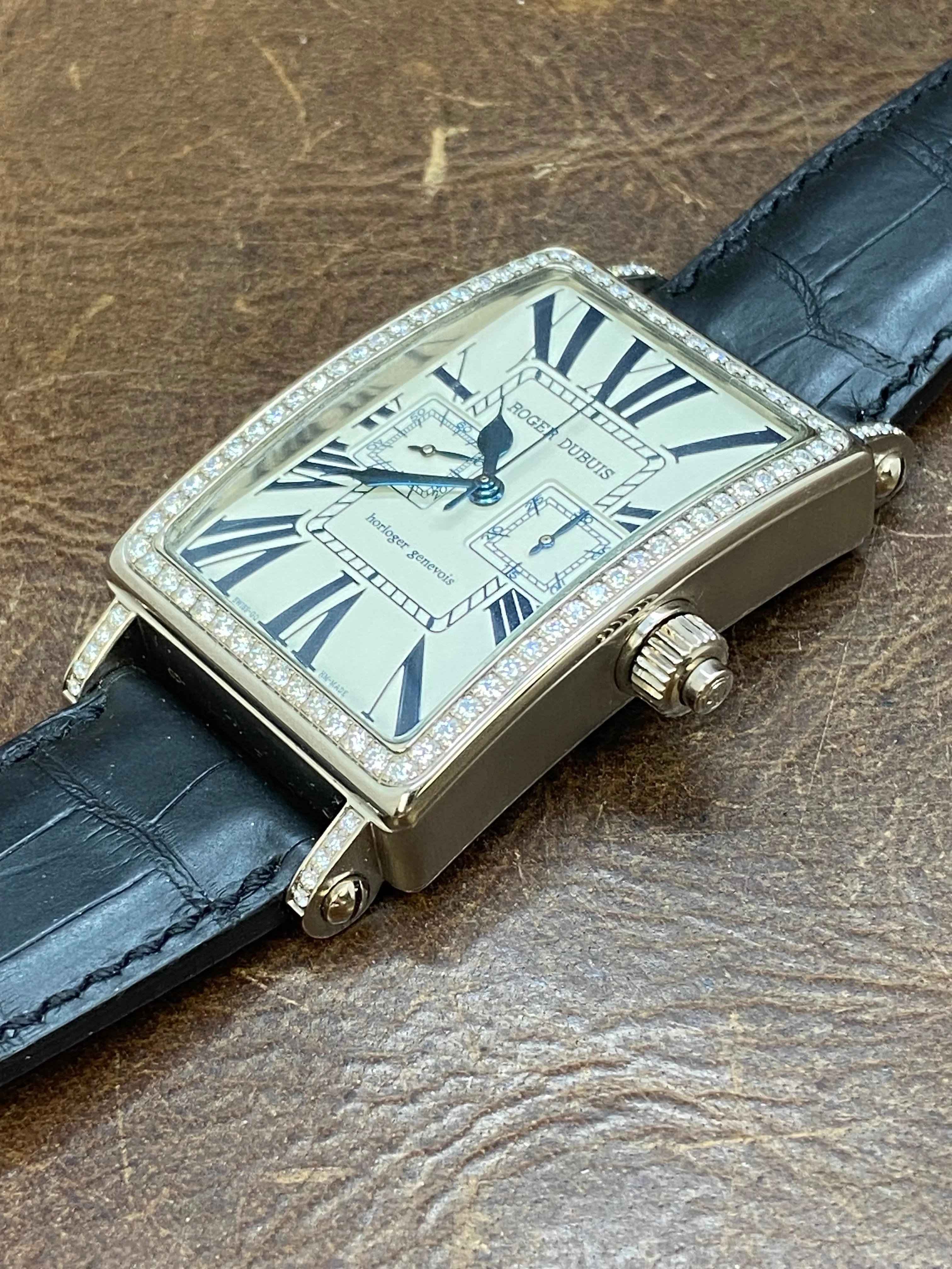 Roger Dubuis Monopusher 18K White Gold Diamonds Rare 28 L.E Much More Silver Dial Manual Wind Watch