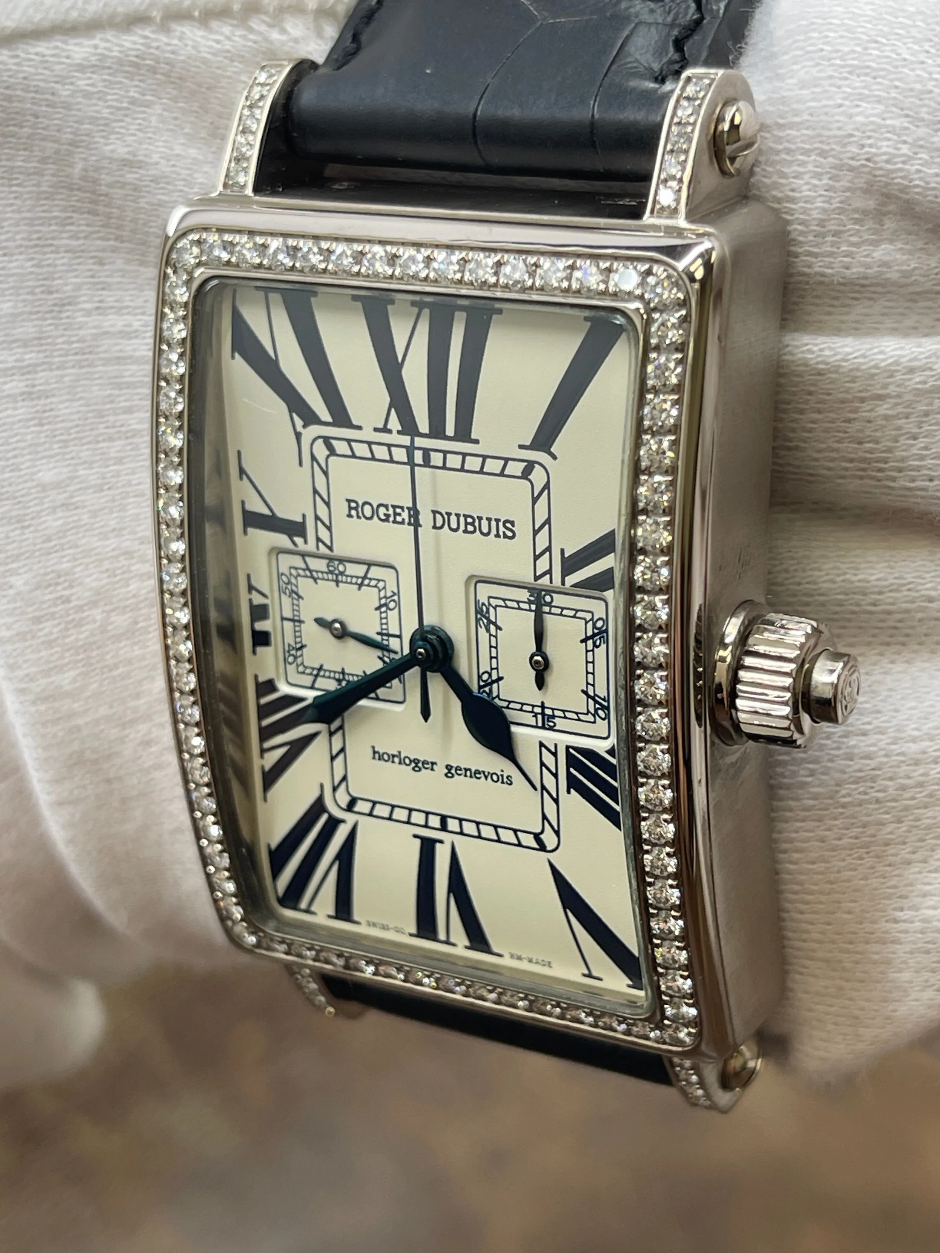 Roger Dubuis Monopusher 18K White Gold Diamonds Rare 28 L.E Much More Silver Dial Manual Wind Watch