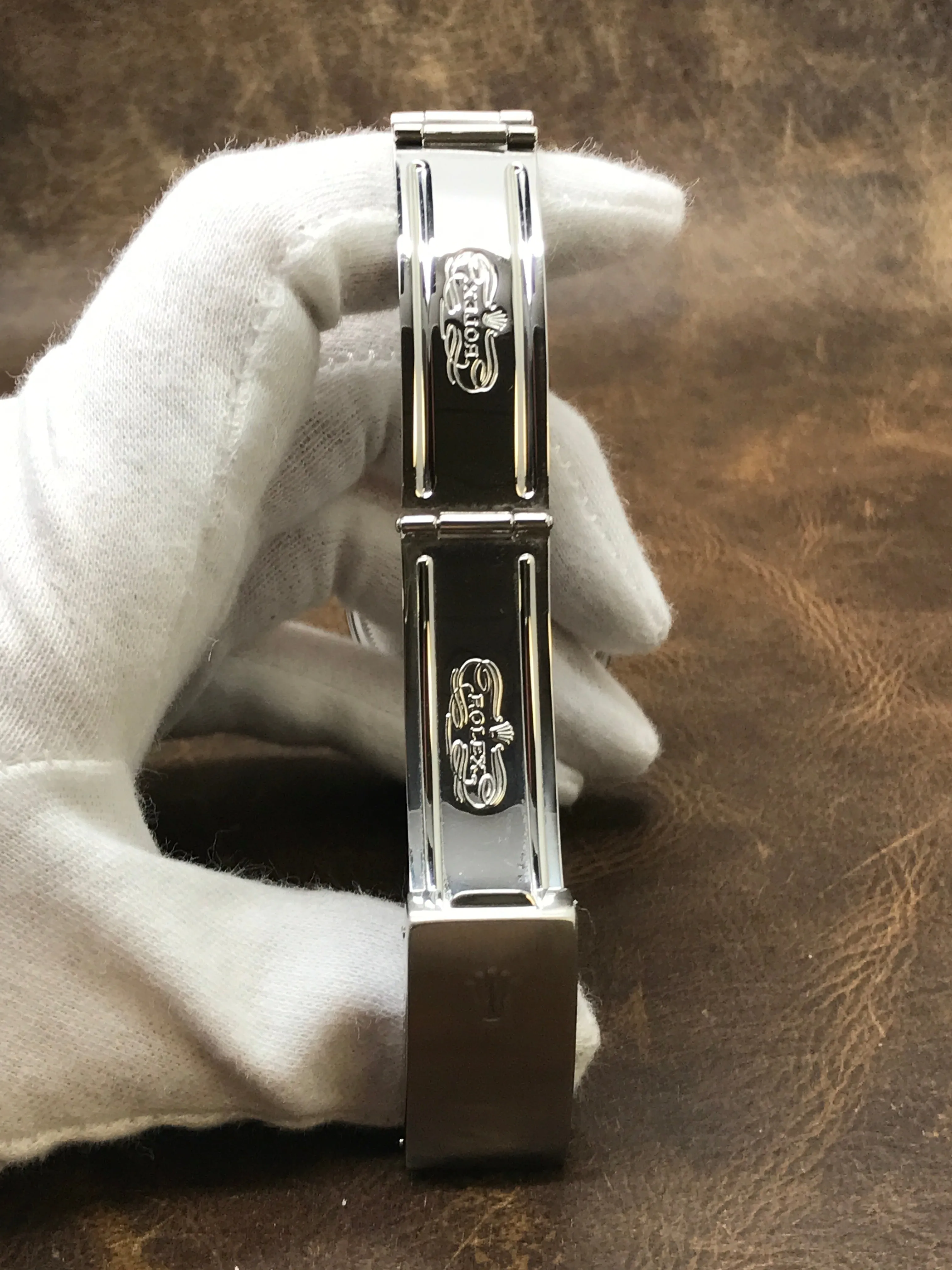 Rolex Oyster Perpetual Date 34mm 15210 Silver Dial Automatic Watch