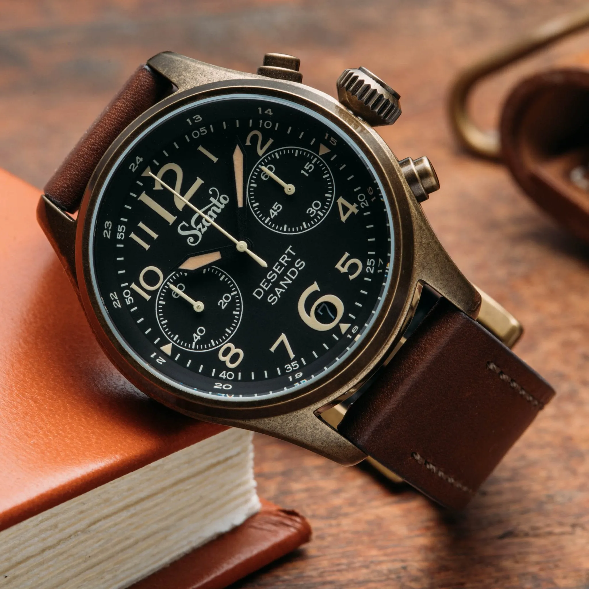 Szanto Desert Sands Antique Gold Black Brown