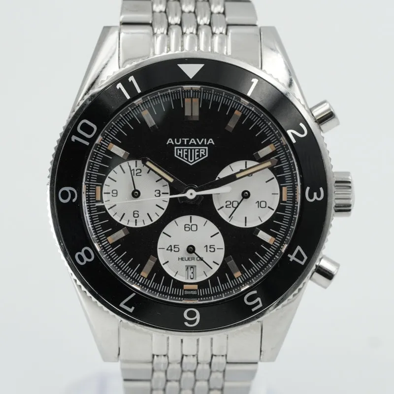 Tag Heuer Autavia CBE2110 Black Dial Chronograph 42mm B&P 2017
