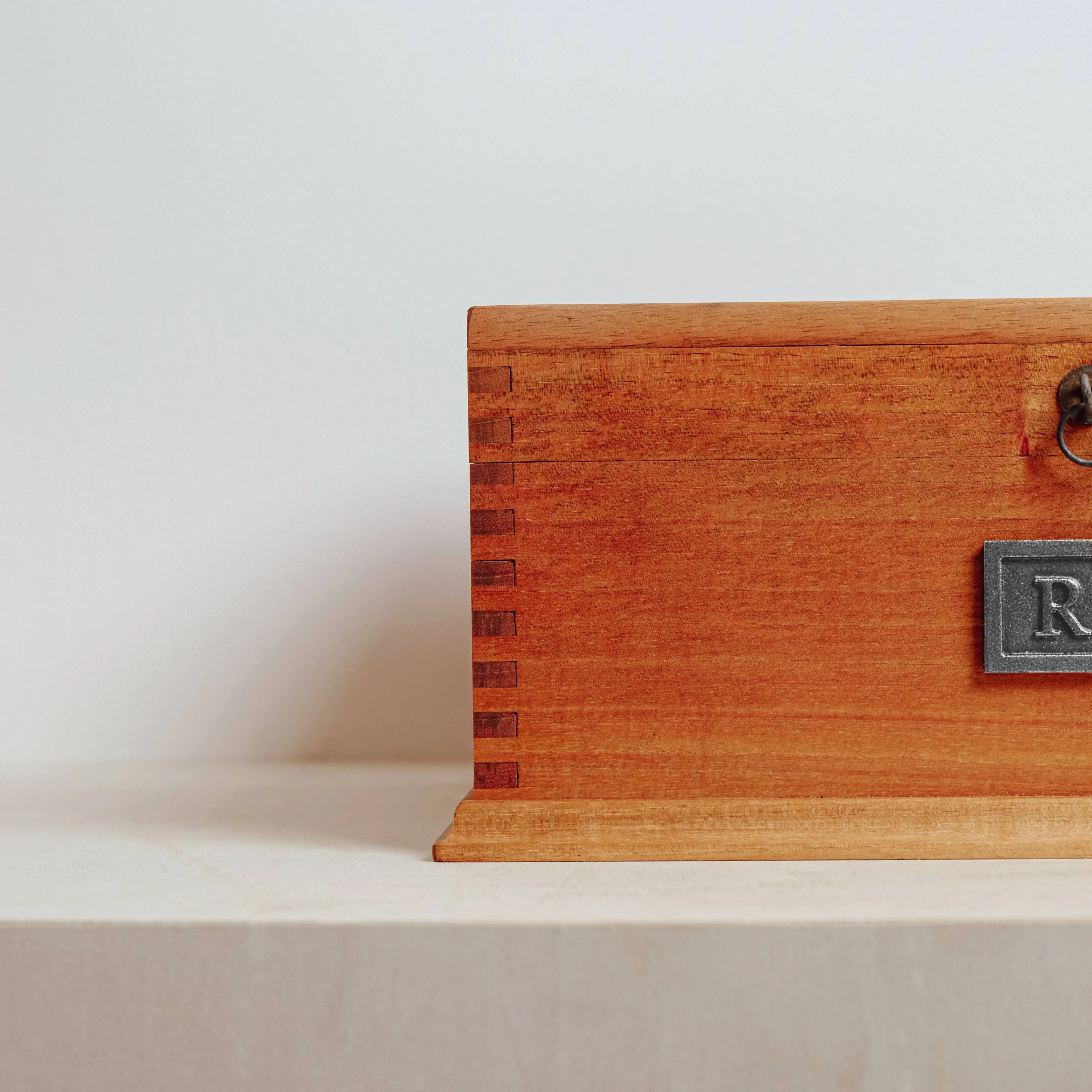 Watch Box for 8 Watches with Secret Compartment - Cedar Wood.