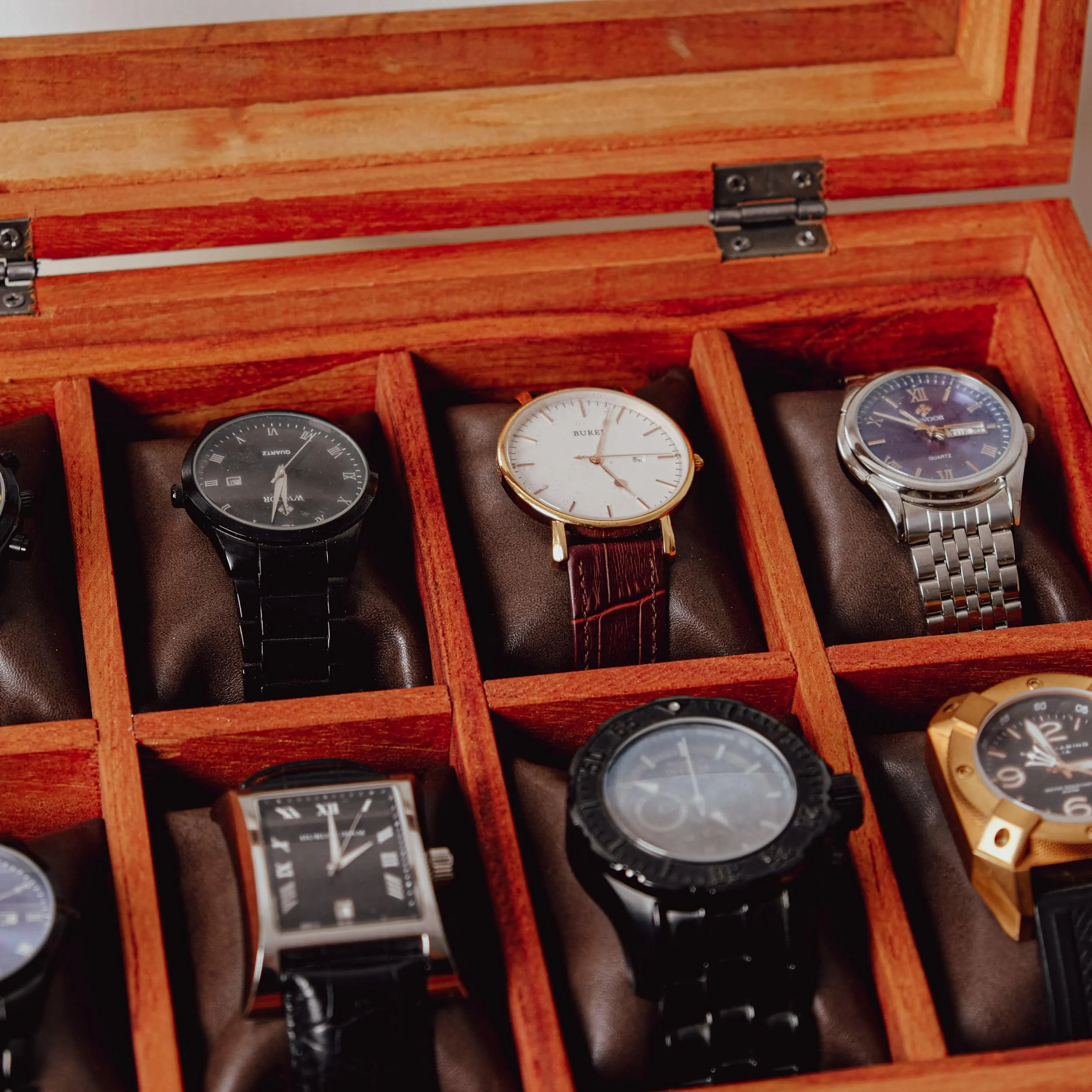 Watch Box for 8 Watches with Secret Compartment - Cedar Wood.